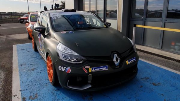 clio 4 cup dans la pitlane
