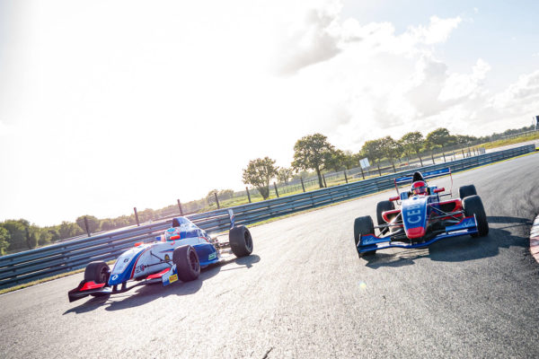 Formule Renault 2.0 sur le circuit du Val de Vienne pour le TTE