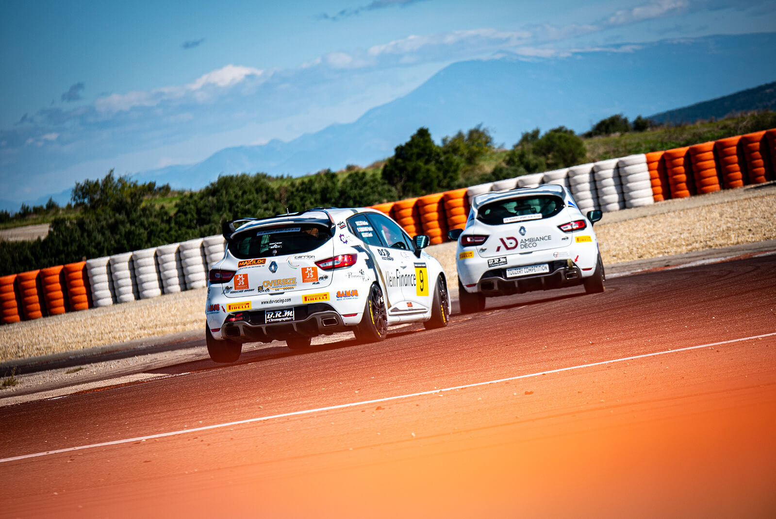 Renault se développe et rencontre le succès en Rallye