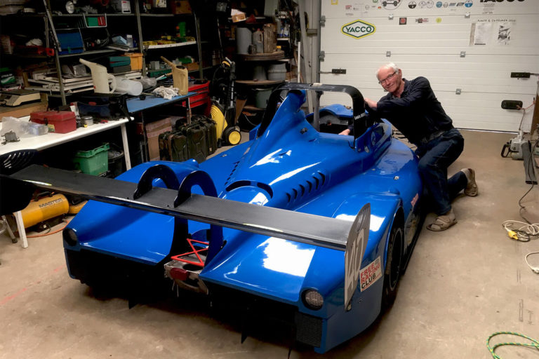 Louis_Bureau_site Louis Bureau dans son garage