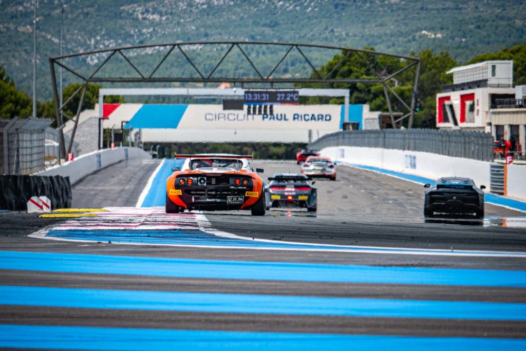 La ligne droite des stands au Circuit Paul Ricard pour le TTE