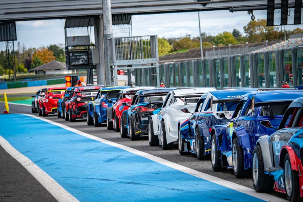 Le Trophée 1300 Mitjet dans la pitlane