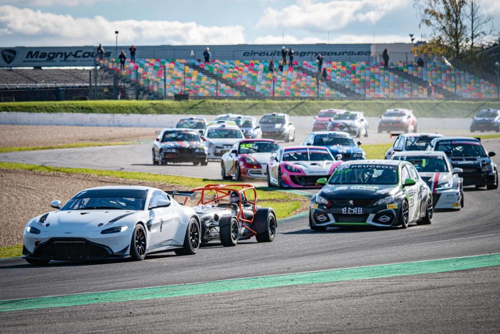 Le Free Berline/GT à Magny-Cours au départ