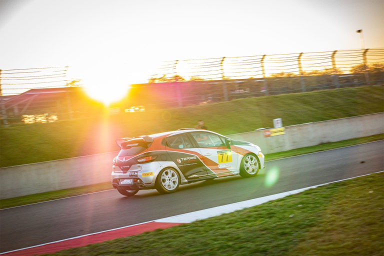 TTE_Mots_champions_2021 La Clio IV des champions du RSR 2021 en TTE Pirelli Series