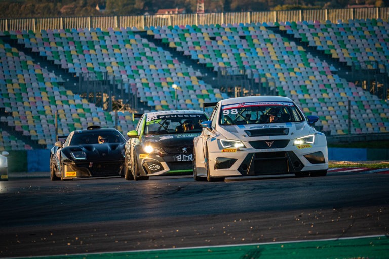 TTE_Magny-Cours_site Voiture de course à Magny-Cours pour le TTE