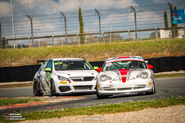 TTE_VdV_Pirelli_Series_2022-118 Bagarre en course du TTE Pirelli Series entre une Porsche et une 308