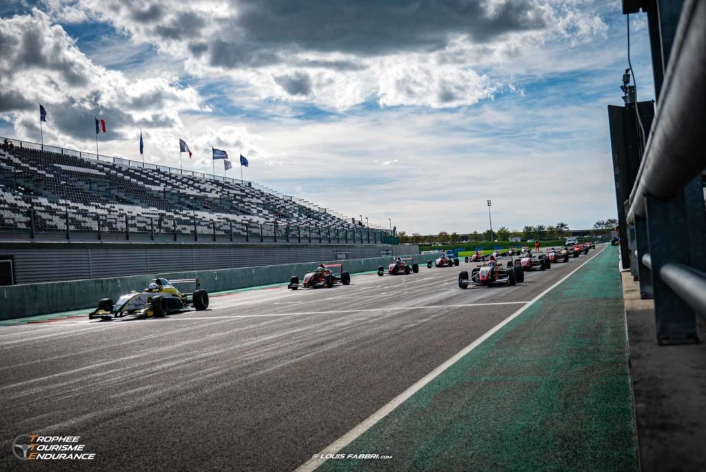 Départ de la Formule Renault Cup à Magny-Cours