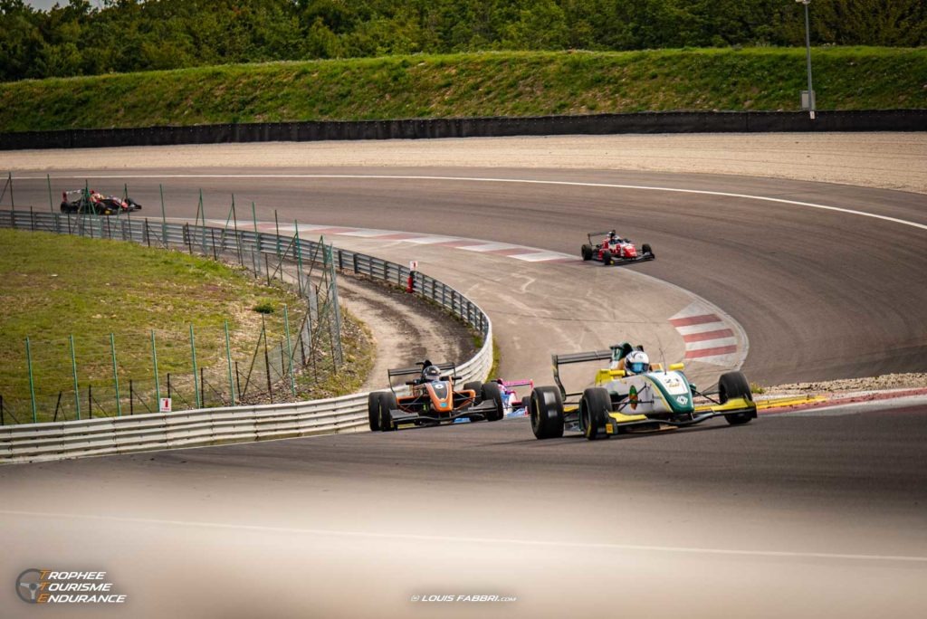 Course de Formule Renault Cup à Dijon