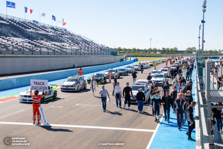 384768595_871741147907886_796219262505136457_n grille de départ free endurance circuit de magny-cours